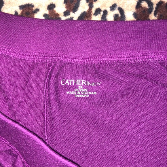 Plum purple straight legged pants - Picture 2 of 5